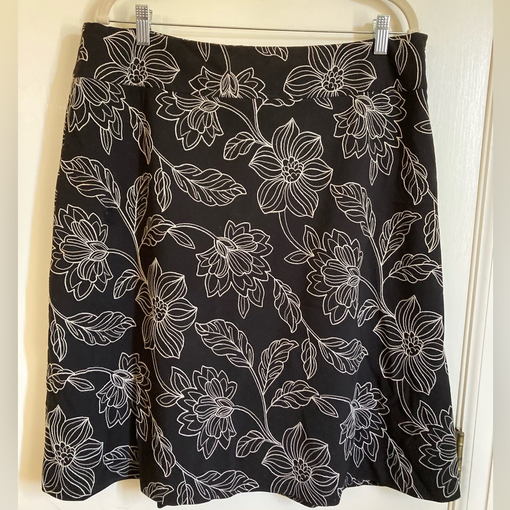 *Judith Hart Vintage Black w/ Cream Embroidered Floral Size 16 Flared Skirt #RW